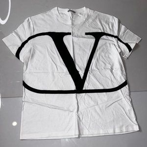 VALENTINO MENS TSHIRT, NEVER WORN, SIZE XXL,  FITS LIKE A MENS LARGE